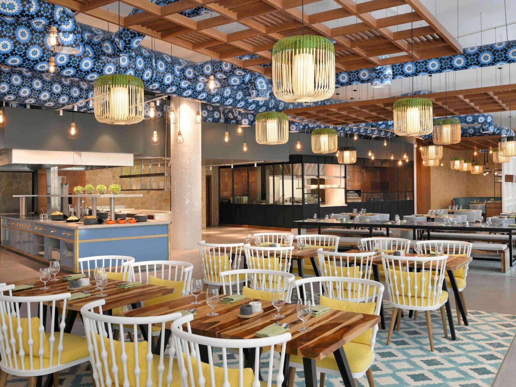 Moevenpick Hotel & Apartments Ghala Maskat Zewnętrze zdjęcie The restaurant