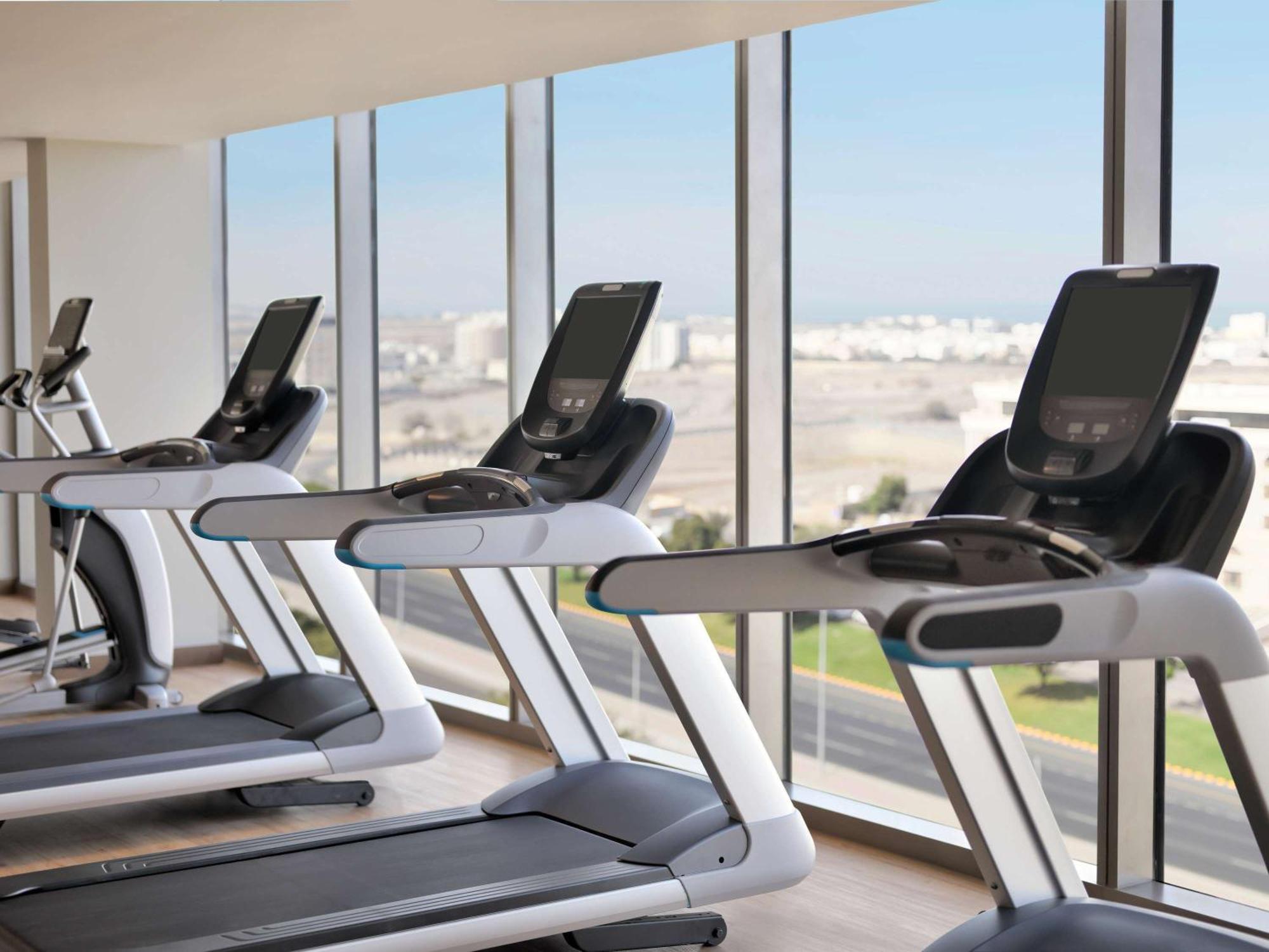 Moevenpick Hotel & Apartments Ghala Maskat Zewnętrze zdjęcie The gym at the hotel